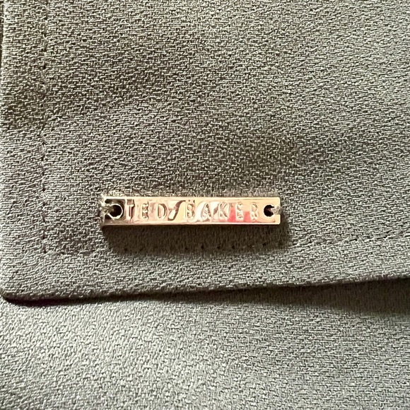 Ted Baker London Olive Tie Waist Paper Bag Trouser Shorts - Size 0 (27") - Picture 10 of 13